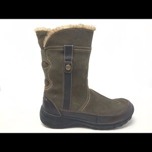 Clarks green suede snow boots size 5M